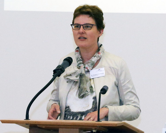 Oberkirchenrätin Dr. Susanne Teichmanis brachte das neue Predigtlektoren- und Prädikantengesetz ein.