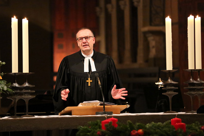 Bischof Thomas Adomeit begrüßte zum ökumenischen Gottesdienst. 