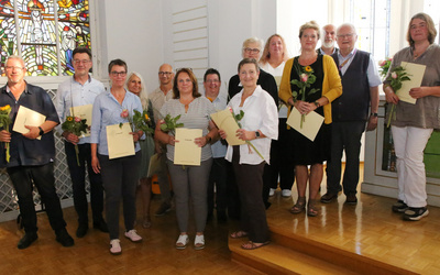 Elf neue Notfallseelsorgerinnen und -seelsorger sind von Oberkirchenrätin Gudrun Mawick in einem Gottesdienst in der Kapelle des Oberkirchenrats in Oldenburg in ihre neue Aufgabe eingeführt worden.