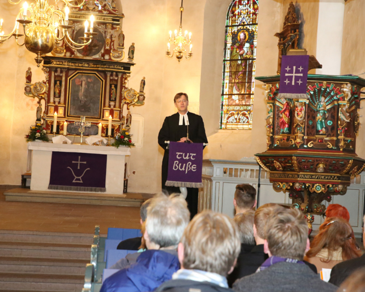 Pfarrer Dietrich Jaedicke predigte in der St.-Ulrichs-Kirche in Rastede.