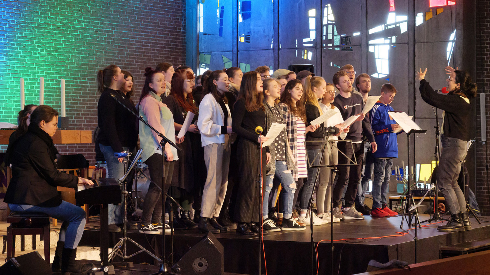 Musikwerkstatt von Kirchenmusik und Popkonzept in der Ev.-Luth. Kirche in Oldenburg in der Oldenburger Versöhnungskirche.