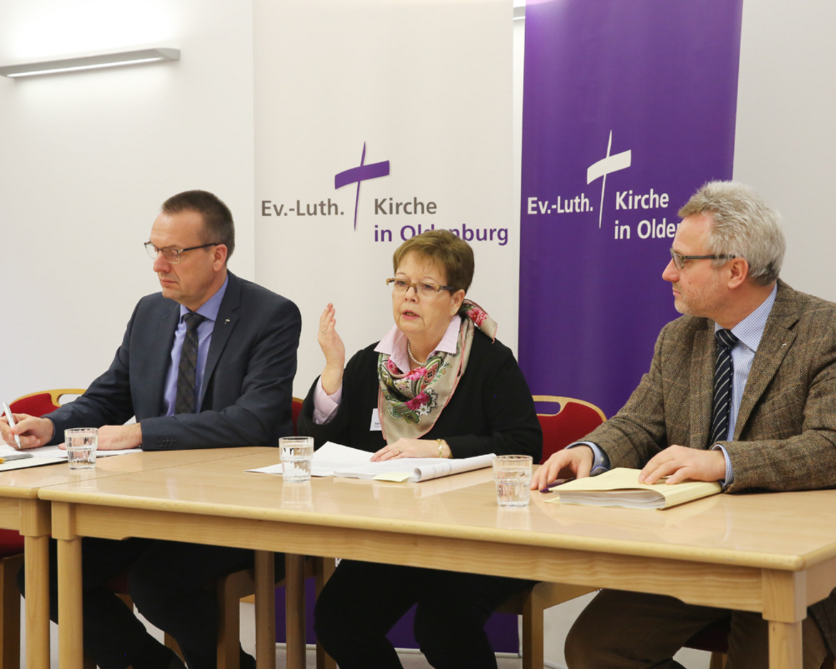 Pressekonferenz mit Bischof Thomas Adomeit, Synodenpräsidentin Sabine Blütchen und Pressesprecher Dirk-Michael Grötzsch