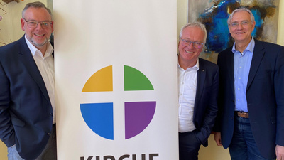 Als Gäste konnte Kreispfarrer Christian Scheuer (l.) Oberkirchenrat Udo Heinen und Pfarrer Dr. Stefan Welz begrüßen.