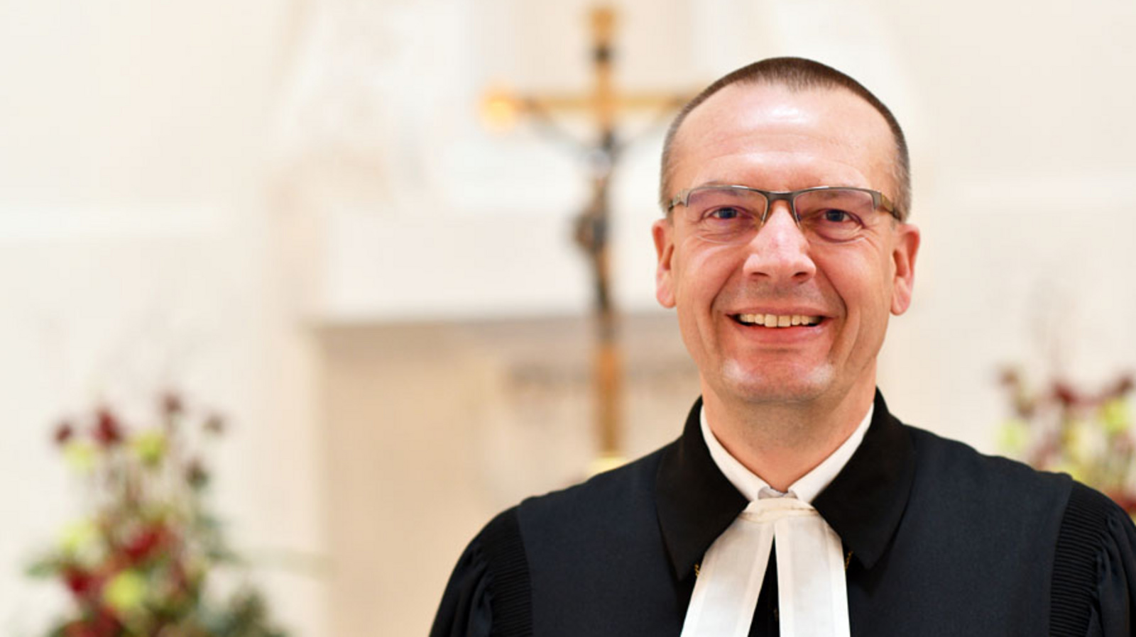 Während Weihnachten das Herz wärme, verwandle Ostern die Welt, betonte der Oldenburger Bischof Thomas Adomeit in seiner Predigt am Ostersonntag in der Oldenburger St.-Lamberti-Kirche.