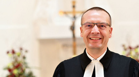 Während Weihnachten das Herz wärme, verwandle Ostern die Welt, betonte der Oldenburger Bischof Thomas Adomeit in seiner Predigt am Ostersonntag in der Oldenburger St.-Lamberti-Kirche.