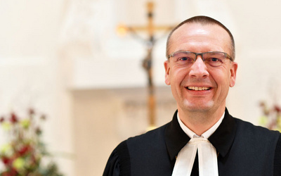 Während Weihnachten das Herz wärme, verwandle Ostern die Welt, betonte der Oldenburger Bischof Thomas Adomeit in seiner Predigt am Ostersonntag in der Oldenburger St.-Lamberti-Kirche.
