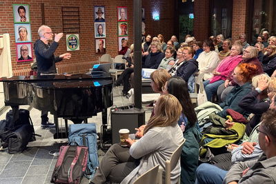Der Komponist Dieter Falk war in Oldenburg zu Gast und stellte sein Weihnachtsmusical „Bethlehem“ vor, das am 13. Dezember 2026 in der großen EWE Arena in Oldenburg aufgeführt werden soll.