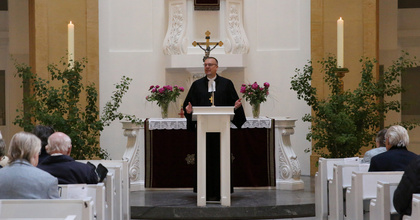 Pfingsten bedeute: Gott rufe die Menschen in die Verantwortung, betonte der Oldenburger Bischof Thomas Adomeit in seiner Predigt am Pfingstmontag in der Oldenburger St.-Lamberti-Kirche.