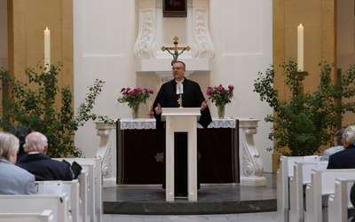 Pfingsten bedeute: Gott rufe die Menschen in die Verantwortung, betonte der Oldenburger Bischof Thomas Adomeit in seiner Predigt am Pfingstmontag in der Oldenburger St.-Lamberti-Kirche.