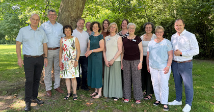 Zu sehen ist die Delegation des Ev.-luth. Kirchenkreises Ammerland, die das Diakonische Werk im Ammerland visitiert hat.