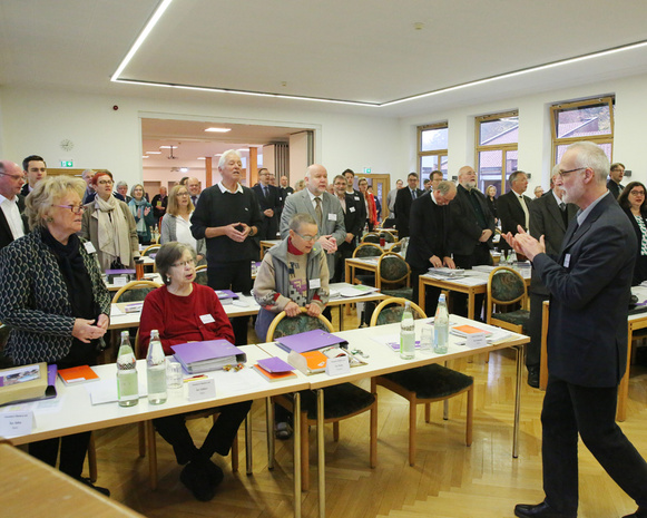 Andacht zu Beginn des zweiten Tages der Synodentagung am Freitag in Rastede.