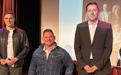 (v.l.) Pastor Frank Morgenstern, Constantin Schreiber, Florian Sitzmann, Norbert Philipp Vorstandssprecher der Volksbank Wilhelmshaven (er führte durch den Abend), Prof. Dr. Here Folkerts