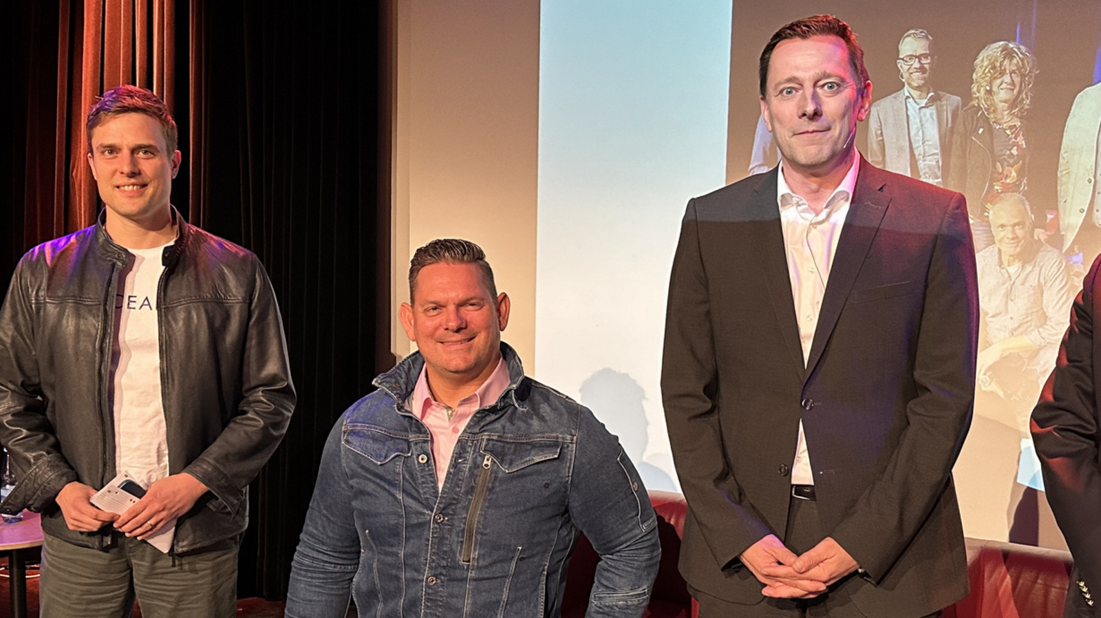 (v.l.) Pastor Frank Morgenstern, Constantin Schreiber, Florian Sitzmann, Norbert Philipp Vorstandssprecher der Volksbank Wilhelmshaven (er führte durch den Abend), Prof. Dr. Here Folkerts 