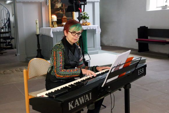 Musikalisch wurde der Eröffnungsgottesdienst von Landeskirchenmusikdirektorin Beate Besser gestaltet.