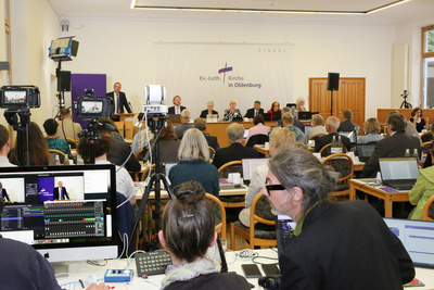 Zu sehen ist das Plenum der 11. Tagung der 49. Synode Ende Mai in Rastede