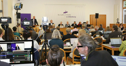 Zu sehen ist das Plenum der 11. Tagung der 49. Synode Ende Mai in Rastede