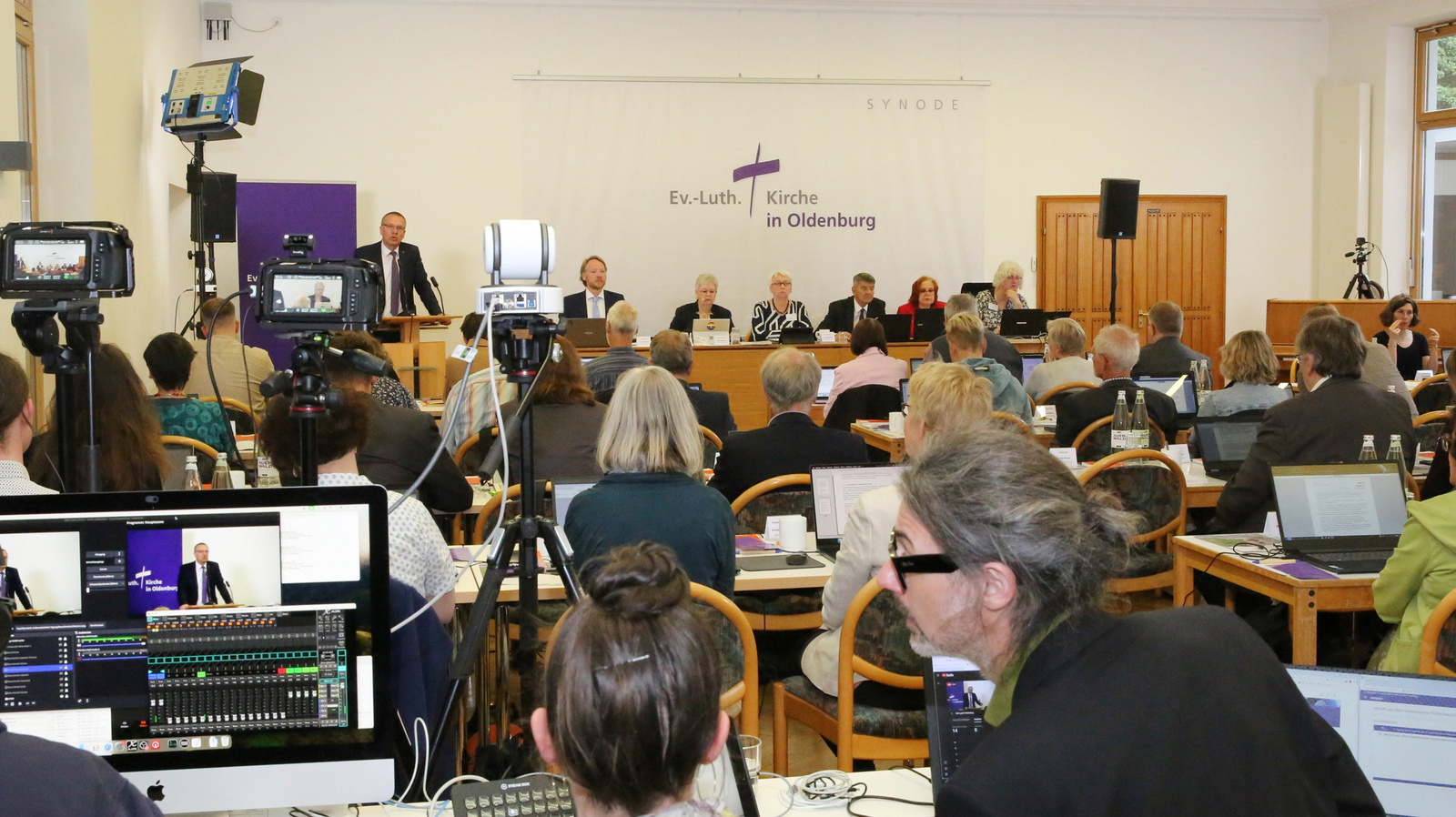 Zu sehen ist das Plenum der 11. Tagung der 49. Synode Ende Mai in Rastede