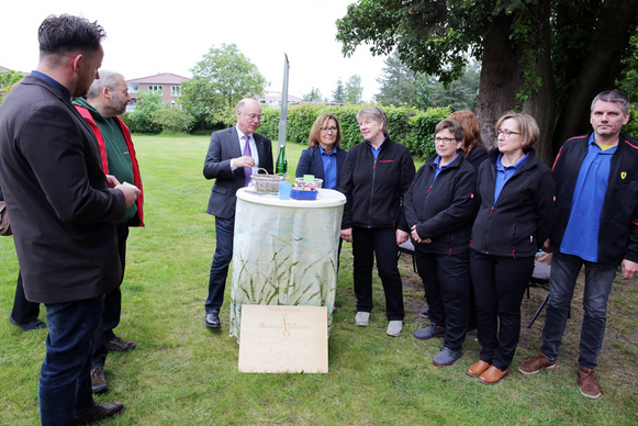 Im Gespräch mit Oberkirchenrat Detlef Mucks-Büker.