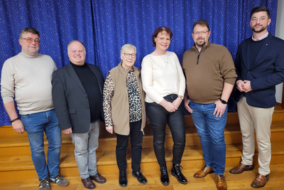 Vertreten den Kirchenkreis in der oldenburgischen Synode (von links nach rechts): Diedrich Ahlfeld, Pfarrer Oliver Dürr, Almut Härtel, Claudia Langenbach, Karsten Boll und Kreiskantor Florian Kubiczek. Nicht auf dem Foto: Pfarrerin Anette Domke.