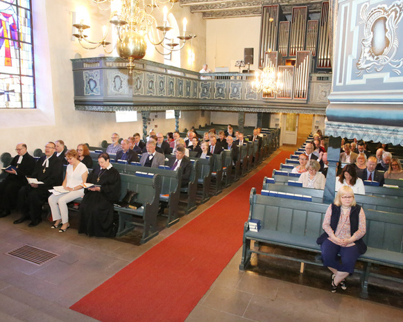 Mit einem Abendmahlsgottesdienst wurde am Donnerstagmorgen, 24. Mai, die neunte Tagung der 48. Synode der Ev.-Luth. Kirche in Oldenburg in der St.-Ulrichs-Kirche in Rastede eröffnet. Alle Fotos: D.-M. Grötzsch