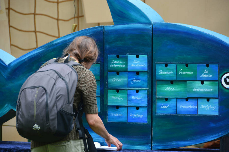 Der „KonFisch“ liefert Themenfutter für die Konfirmandenzeit. Foto: Axel Biewer