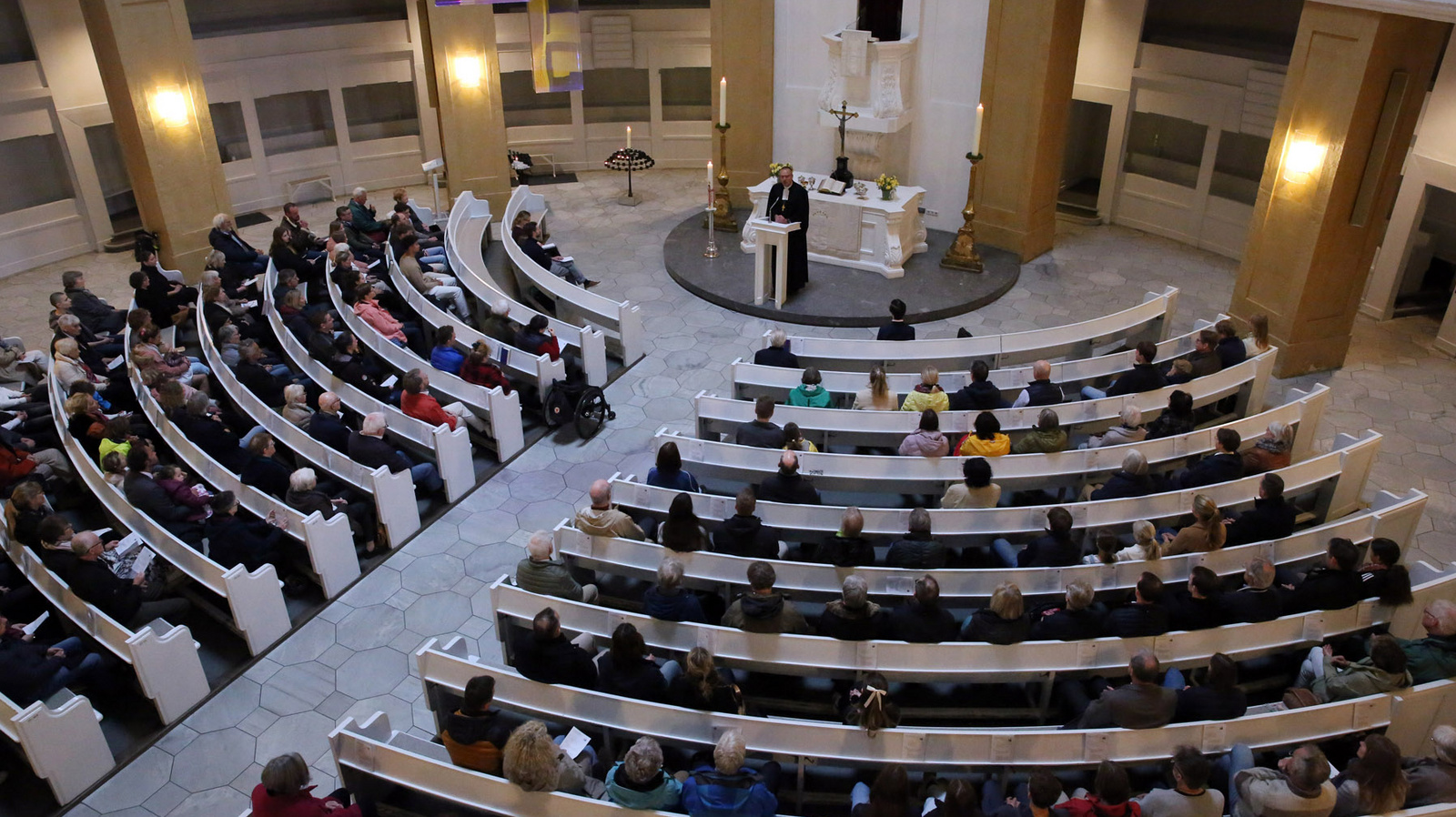 Ostergottesdienst in der Oldenburger St.-Lamberti-Kirche mit Bischof Thomas Adomeit