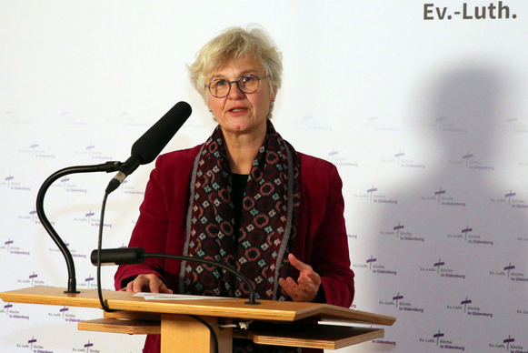 Oberkirchenrätin Gudrun Mawick stellte den Synodalen das Konzept von „Interprofessionellen Teams“ vor.