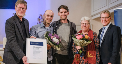 Verleihung des Hanns-Lilje-Stiftungspreises Freiheit und Verantwortung in Hannover (von links nach rechts): Prof. Dr. Volker Kirchberg, Marcel Hackler, Dominik Gautier und Katjarina Hoffmann vom Arbeitskreis "Koloniale Kontinuitäten", Prof. Dr. Christoph Dahling-Sander