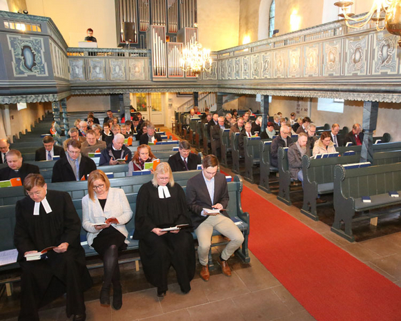 Gottesdienst in der St.-Ulrichs-Kirche in Rastede zur Eröffnung der Synodentagung.  Alle Fotos: ELKiO/D.-M. Grötzsch