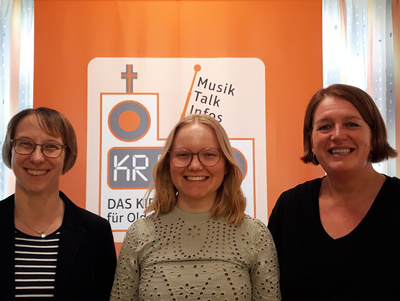 Daniela Albach, Maja Schnurpfeil und Christina Klumpe vom Vorbereitungsteam Abi-Gottesdienst 