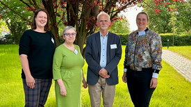 Das neue Präsidium der Diakonischen Konferenz: (von links nach rechts): Hannah Testa (stellvertretende Vorsitzende), Pfarrerin Barbara Bockentin (Schriftführung), Carsten Homann (Vorsitzender) und Dr. Maike Mittelsteiner (Schriftführung). Nicht abgebildet: Susanne Bock (stellvertretende Vorsitzende).