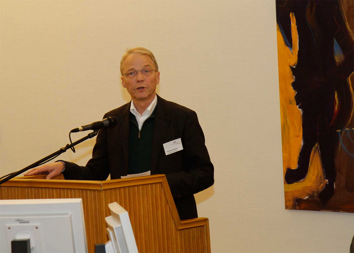 Der Vorsitzende des Ausschusses für theologische und liturgische Fragen, Mission und Ökumene, Pfarrer Andreas Thibaut.