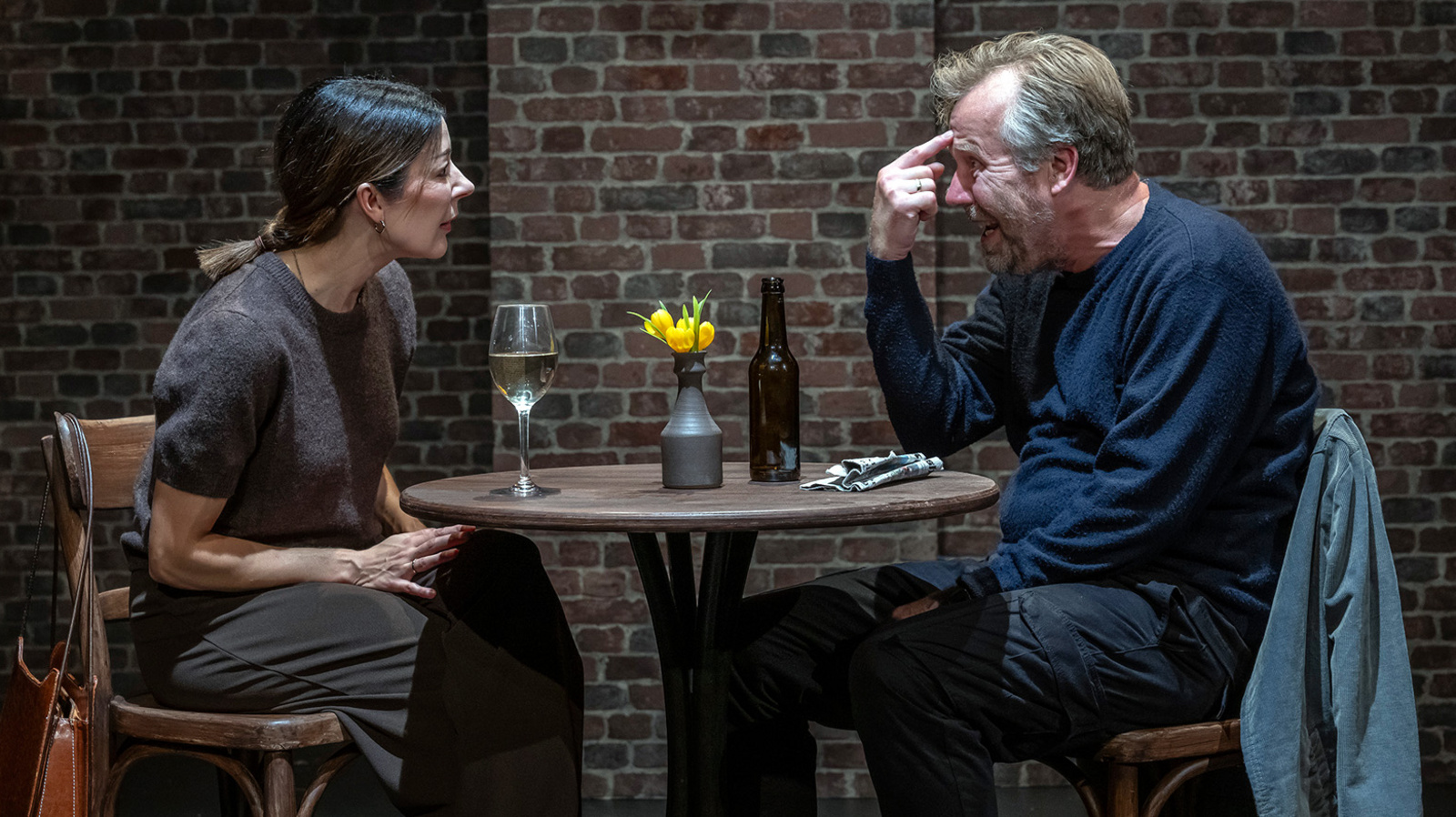 Szene aus dem Stück „State of the Union“ mit Hannah Sieh und Andreas Möckel.