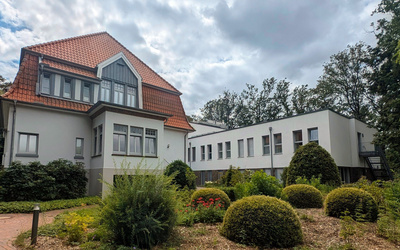 Zu sehen ist die Fachklinik Oldenburger Land gGmbH, Standort Neerstedt