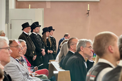 Viele Handwerkerinnen und Handwerker kamen in Kluft bzw. berufstypischer Kleidung.