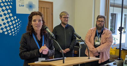Junges GAW und Jugenddelegierte: (von links nach rechts) Anne Horn (Württemberg), Vorstandsmitglied des GAW und Vorsitzende des Jungen GAW, Jan Buss (Oldenburg), Jugenddelegierter, und Tobias Schlieker (Osnabrück), Vorsitzender des Jungen GAW stellten die Pläne der Arbeitsgemeinschaft vor und baten um die Aufnahme in das Gesamtwerk.