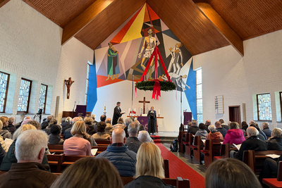 Unter dem Motto „Perfekt unperfekt – Gott sagt Ja“ fand am vierten Advent, 21. Dezember, ein Radio-Gottesdienst in der Evangelisch-lutherischen Auferstehungskirche in Steinfeld statt.
