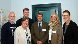 Neu gewählte Delegierte des Kirchenkreises für die 50. Synode der Ev.-Luth. Kirche in Oldenburg (von links nach rechts): Kantor Gebhard von Hirschhausen, Pfarrerin Susanne Stephan, Chris Schellstede, Jost Richter, Ellen Köncke, Kreispfarrerin Christiane Geerken-Thomas.