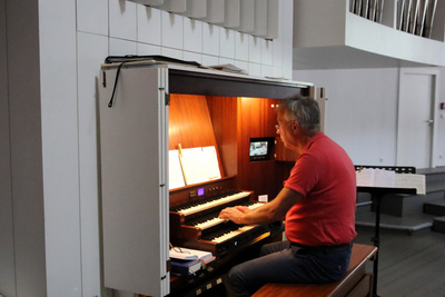 Musikalisch gestaltet wurde der Gottesdienst von Dr. Michael Jonas (Orgel).