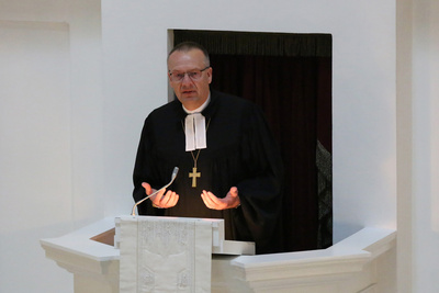 Der Tod habe nicht das letzte Wort, so Bischof Thomas Adomeit in seiner Osterpredigt in der Oldenburger St.-Lamberti-Kirche.