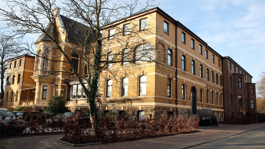 Außenaufnahme des Oberkirchenrat Gebäudes im Philosophenweg in Oldenburg.