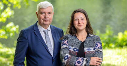 Präses Maria Esfandiari und Kirchenpräsident Bernd Kuschnerus