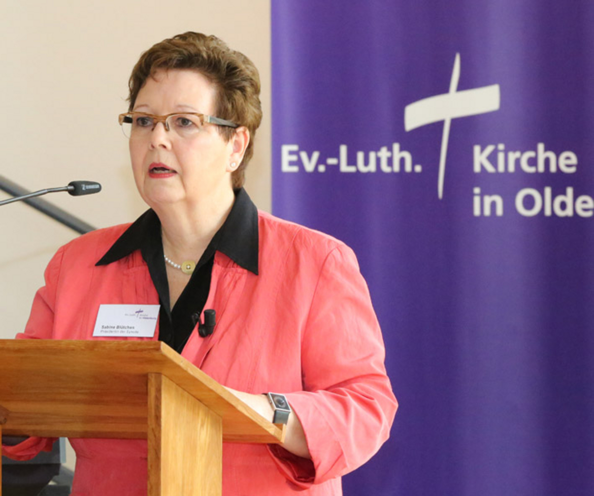 Synodenpräsidentin Sabine Blütchen legte als Vorsitzende der Steuerungsgruppe einen weiteren Zwischenbericht vor.