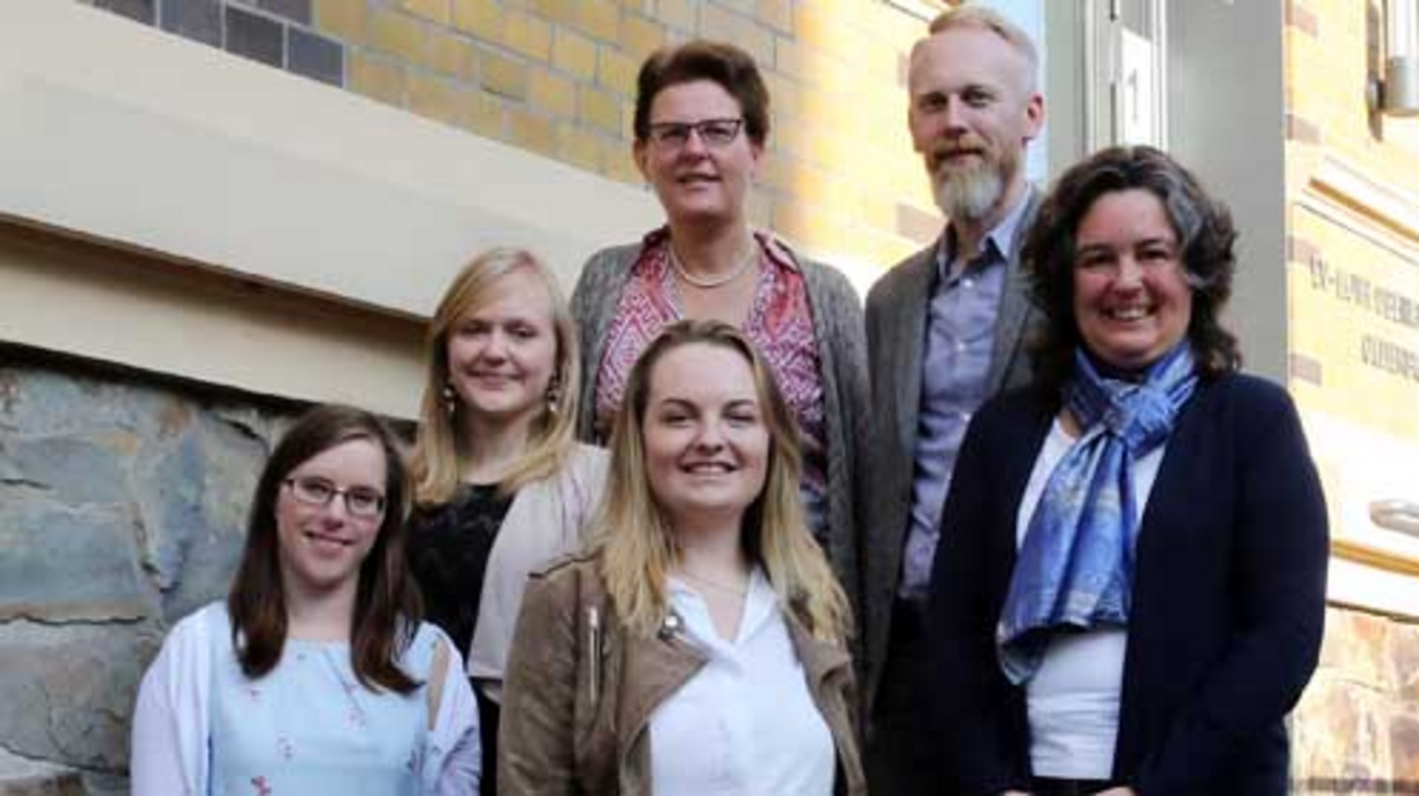 Freuen sich über die bestandene Ausbildung: (v.l.) Vanessa Ennen, Laura Richter, Dr. Susanne Teichmanis, Julia Decker, Michael Kählke und Kerstin Bölts.