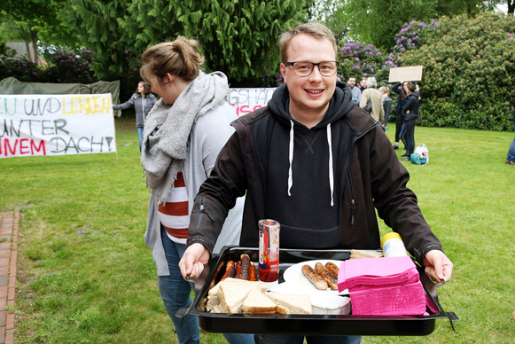 Einladung zu Gespräch und Essen.