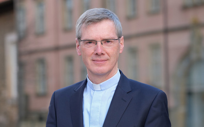 Der Hildesheimer Bischof Heiner Wilmer wurde am 24. Februar 2026 zum neuen Vorsitzenden der Deutschen Bischofskonferenz gewählt.