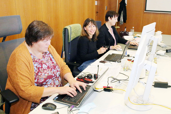 Das Synodenbüro (von li. nach re.): Elisabeth Terhaag, Birgit Carmona Schneider und Dagmar Sudmann.