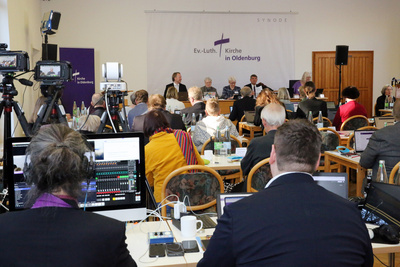 Über einen Ersatztermin für die konstituierende Tagung der 50. Synode soll baldmöglichst entschieden werden. Hier ein Foto der 12. Tagung der 49. Synode im November 2025 im Evangelischen Bildungshaus Rastede.
