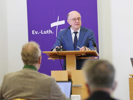 Sachstandsbericht des Diakonischen Werks der Ev.-Luth. Kirche in Oldenburg e.V. – Sachstand und Perspektiven von Oberkirchenrat Detlef Mucks-Büker...