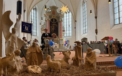 Mit dem Schunkelgottesdienst in Ganderkesee setzte Pfarrerin Susanne Bruns ein bewusstes Zeichen der Offenheit.